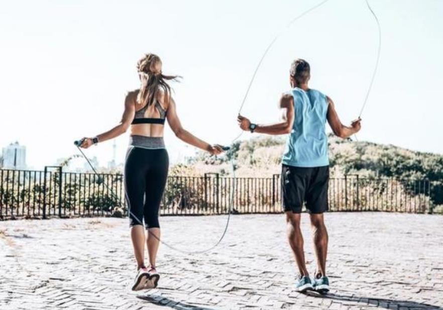 坚持跳绳1月后有3