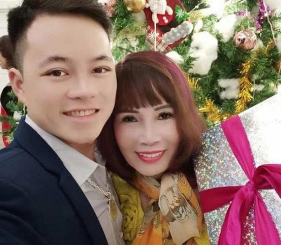 越南大妈嫁26岁小伙 结婚4年感情如初
