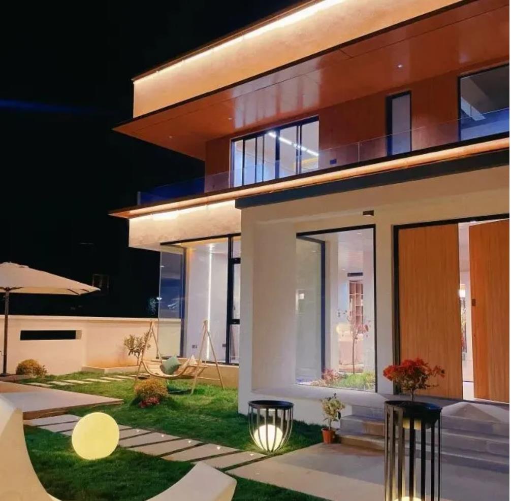 33岁妈妈砸300万回农村盖别墅养老