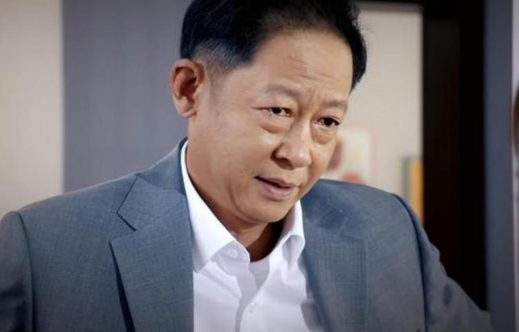 建议取消教师寒暑假和编制,改为朝九晚五?高中老师:我也看行