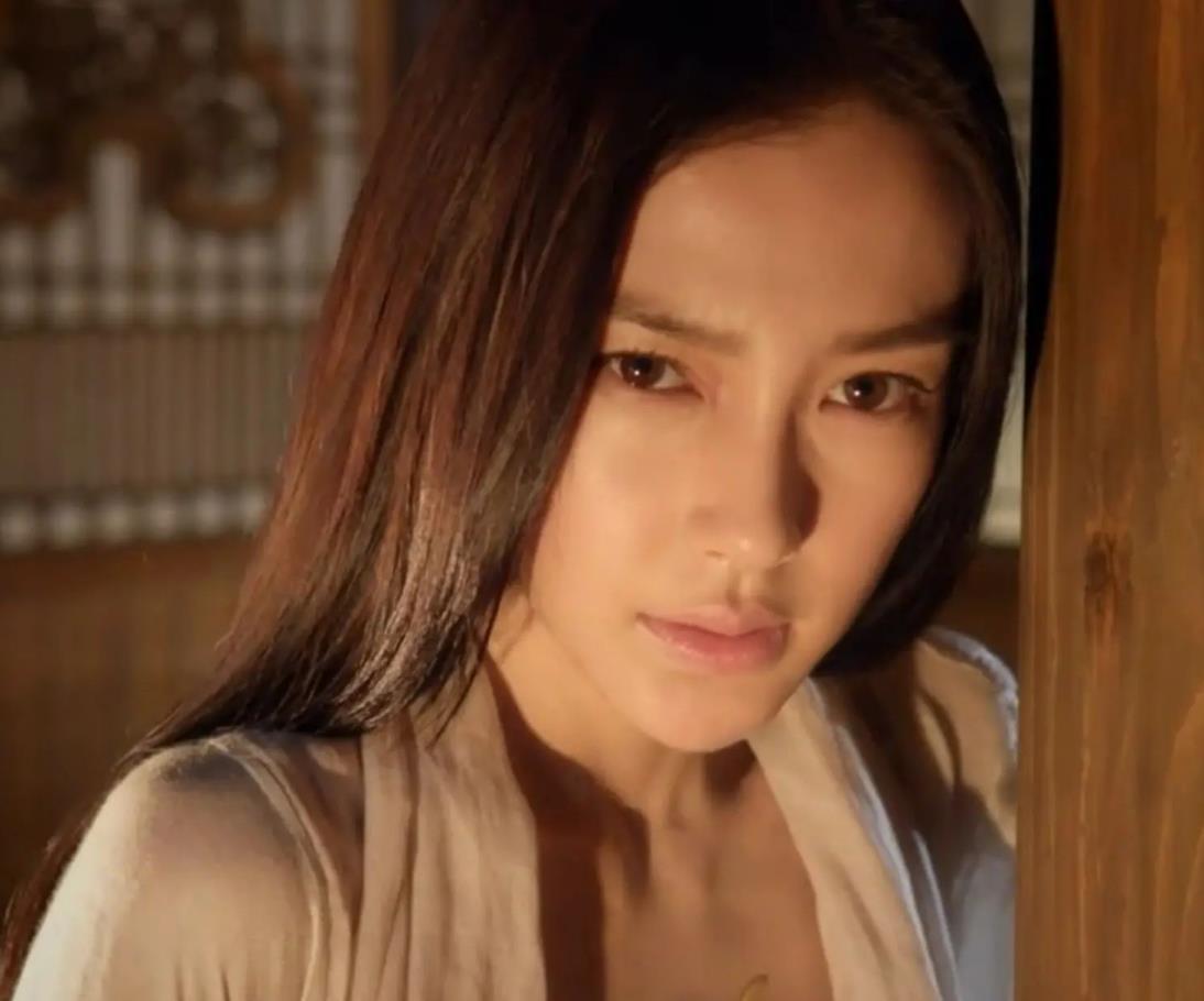 Angelababy越素越惊艳,她的颜值真的没有任何值得质疑的点