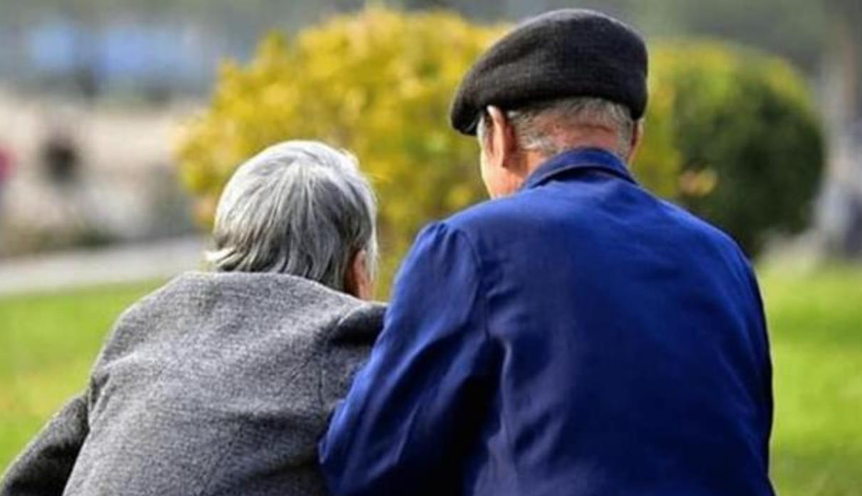 人到晚年才明白,女儿跟儿子确实不一样,68岁老人说出了大实话 人到晚年才明白,女儿跟儿子确实不一样,68岁老人说出了大实话